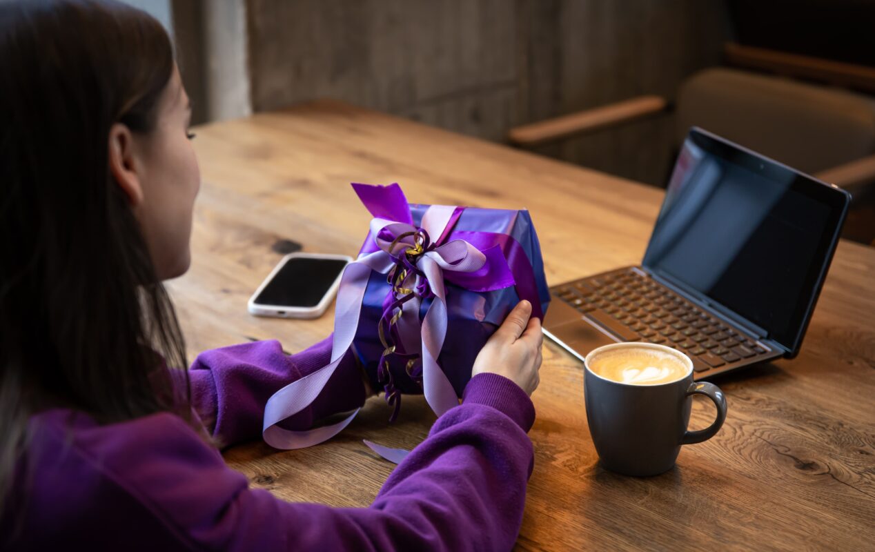 Corporate Holiday Gifts: Building Lasting Connections in Business